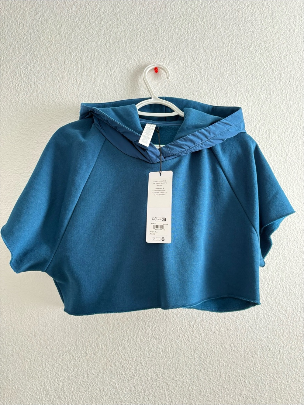 NWT ALO Yoga “Cropped in the air” Hooded Crop Top in Eclipse Blue, XS